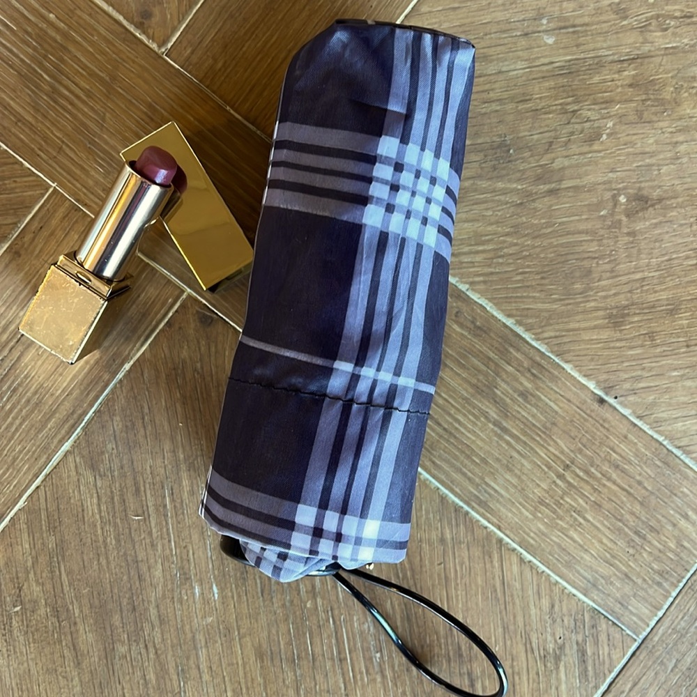 Gray plaid travel umbrella